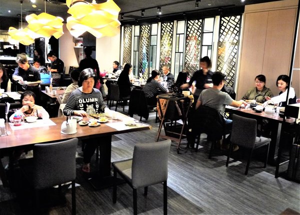 涓豆腐(微風台北車站店):【食 台北】北車微風店 涓豆腐 ,韓式豆腐鍋,韓式料理,無限供應小菜