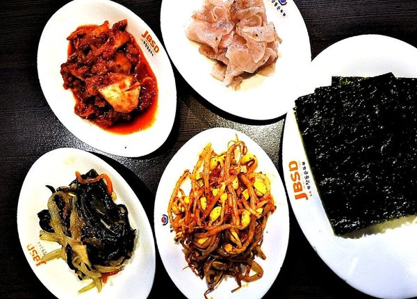 涓豆腐(微風台北車站店):【食 台北】北車微風店 涓豆腐 ,韓式豆腐鍋,韓式料理,無限供應小菜