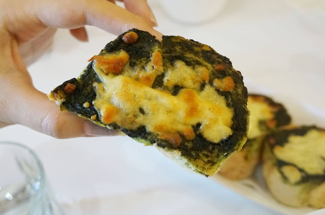 【台中西屯牛排推薦】菲菲花園義式餐廳-青醬焗烤麵包