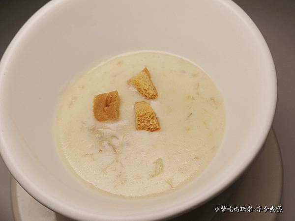 雞絲玉米濃湯-菲菲花園義式餐廳 (1).jpg