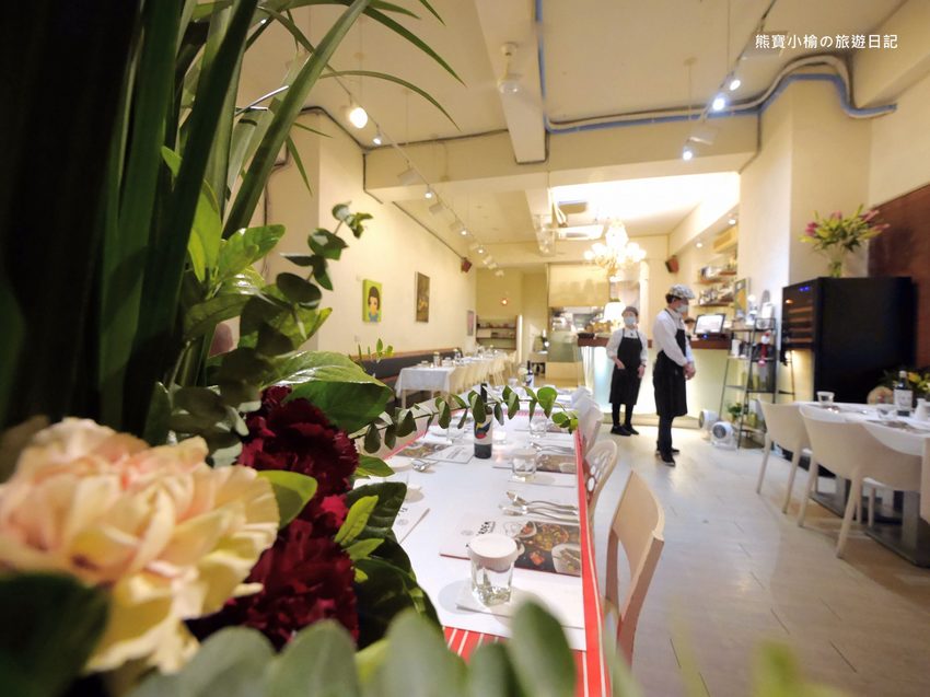 【台中西屯美食】菲菲花園義式餐廳用餐心得分享,台中市政府氣氛聚餐餐廳推薦!台中西屯牛排館當月壽星享生日優惠,內文附詳細菜單價位介紹。 @熊寶小榆の旅遊日記