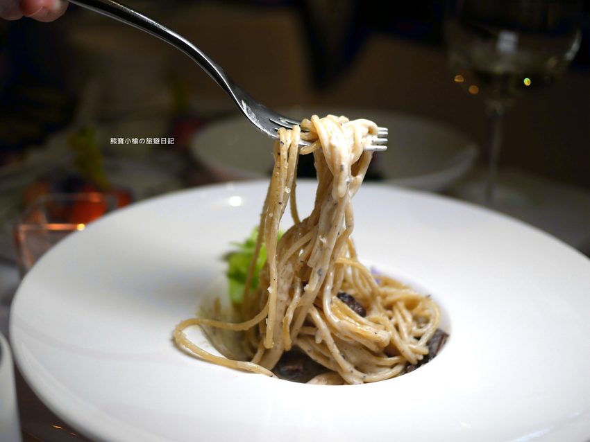 【台中西屯美食】菲菲花園義式餐廳用餐心得分享,台中市政府氣氛聚餐餐廳推薦!台中西屯牛排館當月壽星享生日優惠,內文附詳細菜單價位介紹。 @熊寶小榆の旅遊日記