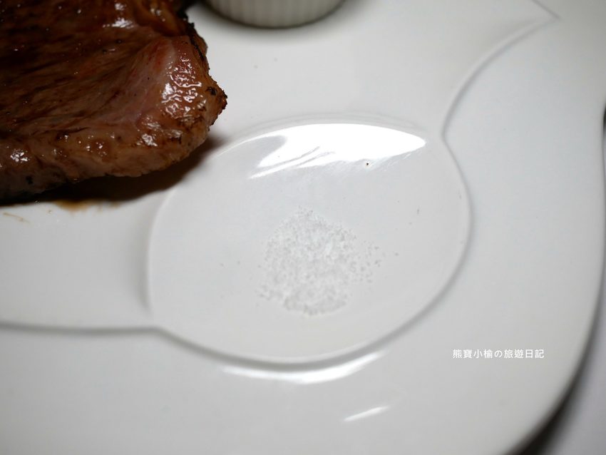 【台中西屯美食】菲菲花園義式餐廳用餐心得分享,台中市政府氣氛聚餐餐廳推薦!台中西屯牛排館當月壽星享生日優惠,內文附詳細菜單價位介紹。 @熊寶小榆の旅遊日記