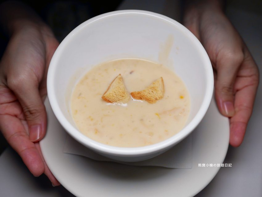 【台中西屯美食】菲菲花園義式餐廳用餐心得分享,台中市政府氣氛聚餐餐廳推薦!台中西屯牛排館當月壽星享生日優惠,內文附詳細菜單價位介紹。 @熊寶小榆の旅遊日記