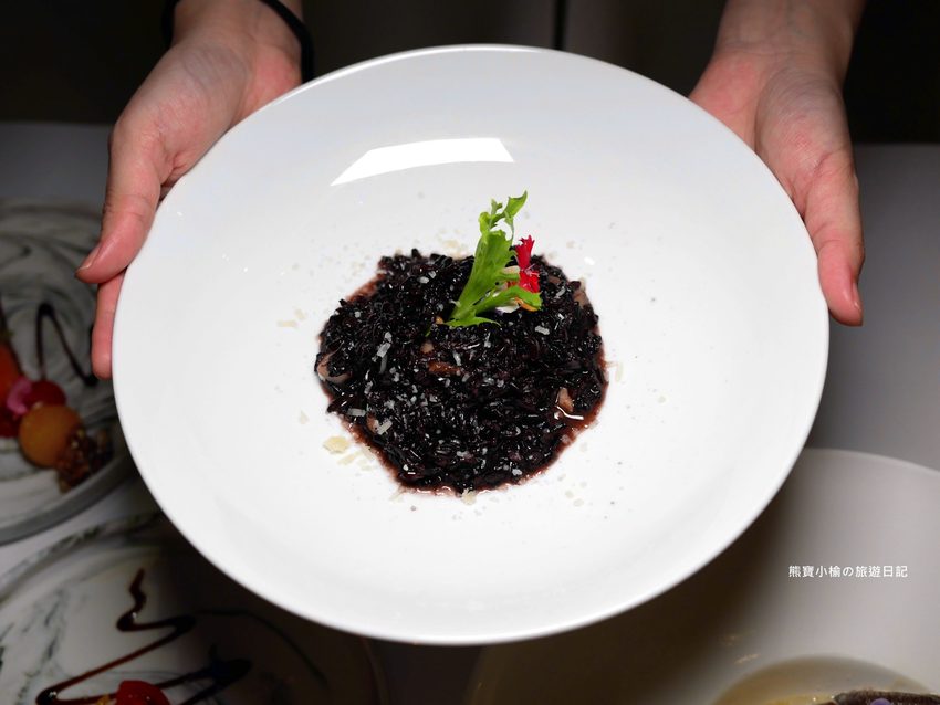 【台中西屯美食】菲菲花園義式餐廳用餐心得分享,台中市政府氣氛聚餐餐廳推薦!台中西屯牛排館當月壽星享生日優惠,內文附詳細菜單價位介紹。 @熊寶小榆の旅遊日記