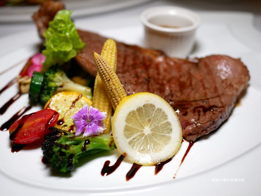 【台中西屯美食】菲菲花園義式餐廳用餐心得分享,台中市政府氣氛聚餐餐廳推薦!台中西屯牛排館當月壽星享生日優惠,內文附詳細菜單價位介紹。 @熊寶小榆の旅遊日記