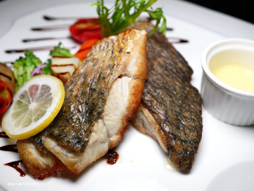 【台中西屯美食】菲菲花園義式餐廳用餐心得分享,台中市政府氣氛聚餐餐廳推薦!台中西屯牛排館當月壽星享生日優惠,內文附詳細菜單價位介紹。 @熊寶小榆の旅遊日記