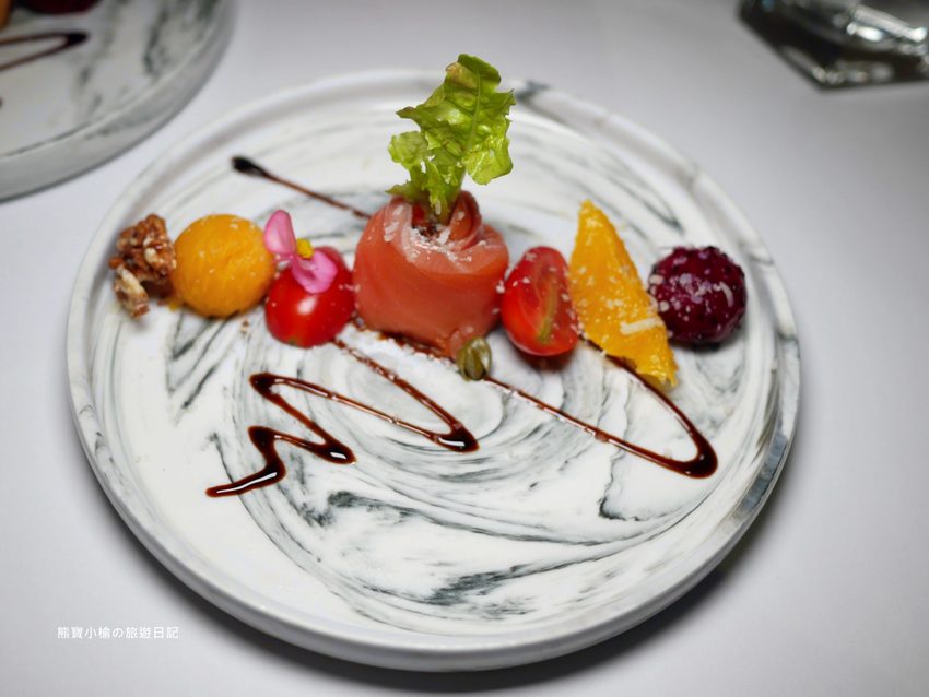 【台中西屯美食】菲菲花園義式餐廳用餐心得分享,台中市政府氣氛聚餐餐廳推薦!台中西屯牛排館當月壽星享生日優惠,內文附詳細菜單價位介紹。 @熊寶小榆の旅遊日記