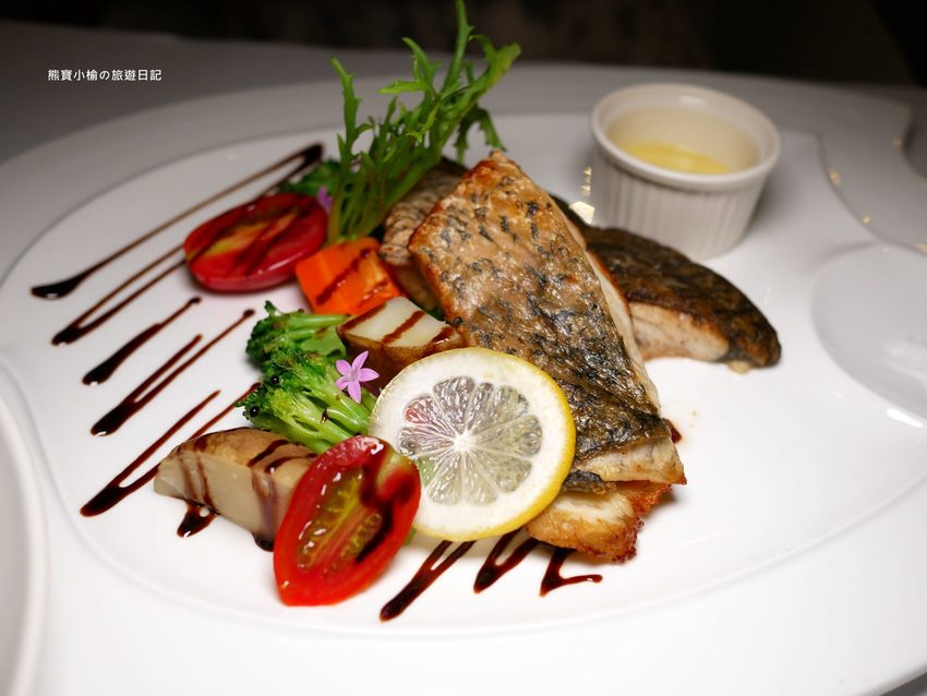 【台中西屯美食】菲菲花園義式餐廳用餐心得分享,台中市政府氣氛聚餐餐廳推薦!台中西屯牛排館當月壽星享生日優惠,內文附詳細菜單價位介紹。 @熊寶小榆の旅遊日記