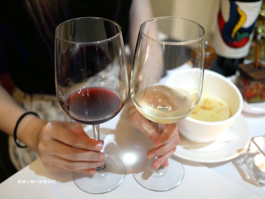 【台中西屯美食】菲菲花園義式餐廳用餐心得分享,台中市政府氣氛聚餐餐廳推薦!台中西屯牛排館當月壽星享生日優惠,內文附詳細菜單價位介紹。 @熊寶小榆の旅遊日記