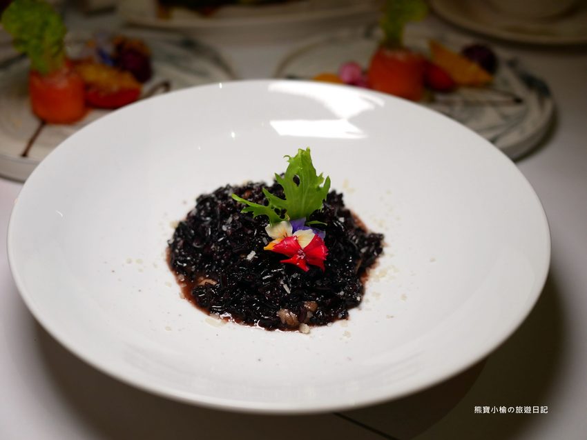 【台中西屯美食】菲菲花園義式餐廳用餐心得分享,台中市政府氣氛聚餐餐廳推薦!台中西屯牛排館當月壽星享生日優惠,內文附詳細菜單價位介紹。 @熊寶小榆の旅遊日記