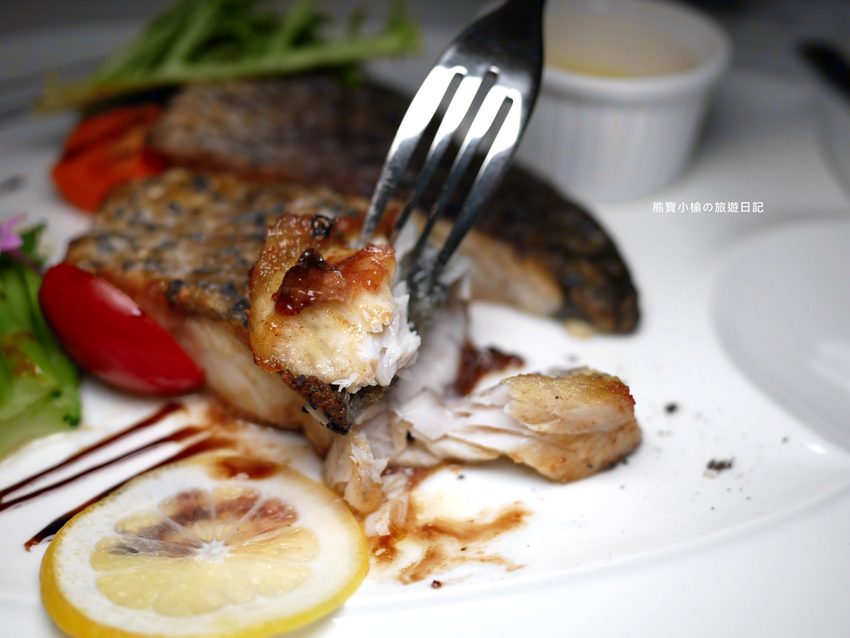 【台中西屯美食】菲菲花園義式餐廳用餐心得分享,台中市政府氣氛聚餐餐廳推薦!台中西屯牛排館當月壽星享生日優惠,內文附詳細菜單價位介紹。 @熊寶小榆の旅遊日記