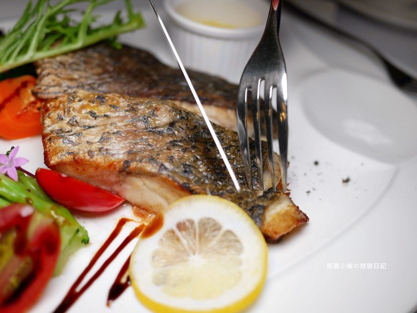 【台中西屯美食】菲菲花園義式餐廳用餐心得分享,台中市政府氣氛聚餐餐廳推薦!台中西屯牛排館當月壽星享生日優惠,內文附詳細菜單價位介紹。 @熊寶小榆の旅遊日記