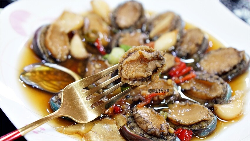 日芳珍饌2024五福年菜：鮑魚米雞、干貝、蝦捲、醬煮鮑、烏魚子，新年佳餚等你品味