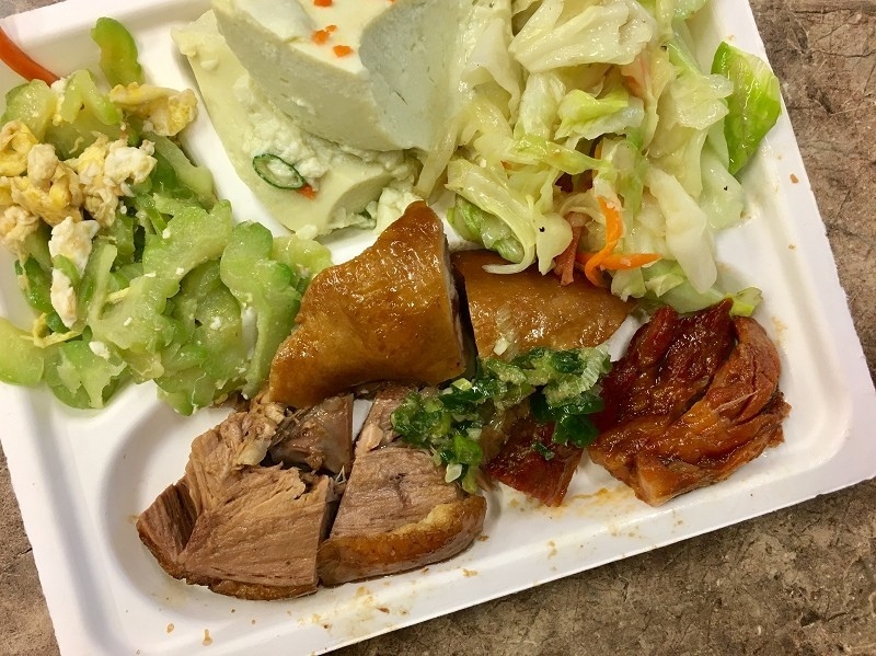 【板橋｜江子翠站】福記燒臘便當＿網路好評不斷呼聲最高的板橋燒臘店＿晚來就吃不到的「鴨腿飯」