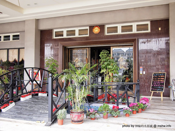 食觀天下複合式餐廳：【食記】彰化食觀天下複合式餐廳@員林 : 食材新鮮,種類多元的海鮮百匯自助餐,算是對得起價格吧!