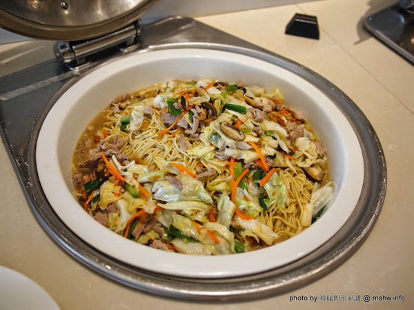 食觀天下複合式餐廳：【食記】彰化食觀天下複合式餐廳@員林 : 食材新鮮,種類多元的海鮮百匯自助餐,算是對得起價格吧!