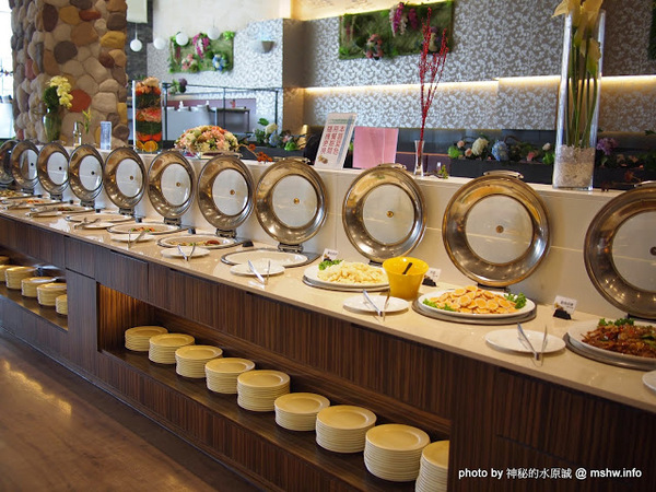 食觀天下複合式餐廳：【食記】彰化食觀天下複合式餐廳@員林 : 食材新鮮,種類多元的海鮮百匯自助餐,算是對得起價格吧!