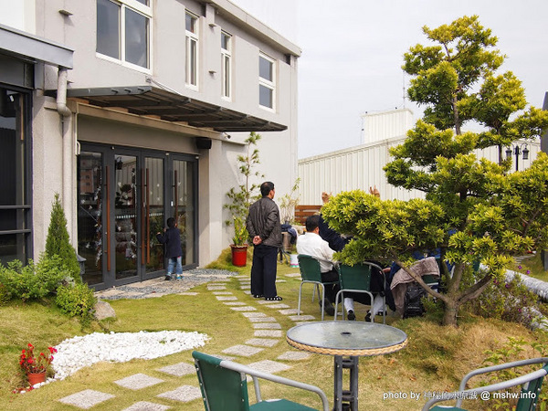 食觀天下複合式餐廳：【食記】彰化食觀天下複合式餐廳@員林 : 食材新鮮,種類多元的海鮮百匯自助餐,算是對得起價格吧!