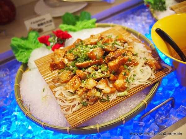 食觀天下複合式餐廳：【食記】彰化食觀天下複合式餐廳@員林 : 食材新鮮,種類多元的海鮮百匯自助餐,算是對得起價格吧!