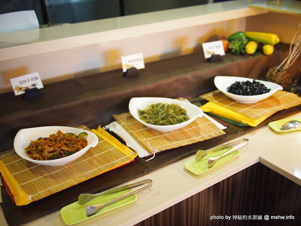 食觀天下複合式餐廳：【食記】彰化食觀天下複合式餐廳@員林 : 食材新鮮,種類多元的海鮮百匯自助餐,算是對得起價格吧!