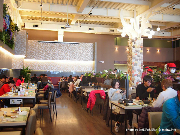 食觀天下複合式餐廳：【食記】彰化食觀天下複合式餐廳@員林 : 食材新鮮,種類多元的海鮮百匯自助餐,算是對得起價格吧!