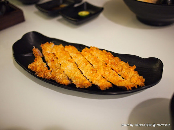 松屋丼飯專賣：【食記】台中松屋丼日式蓋飯.刺身.烏龍麵@西屯 : 隱藏主廚的新據點,水準還不錯的平價日式蓋飯
