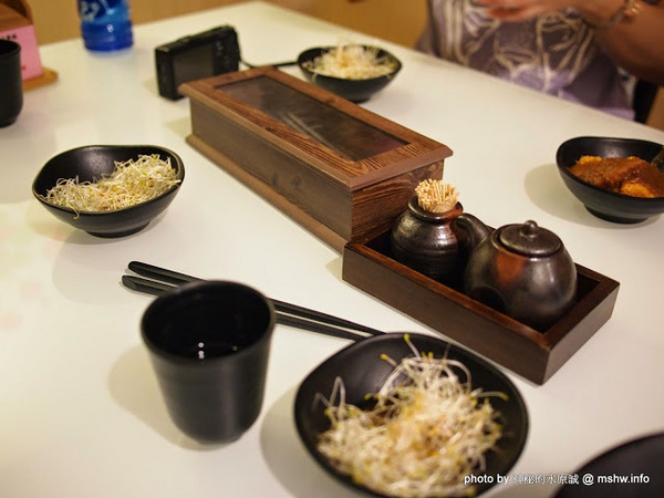 松屋丼飯專賣：【食記】台中松屋丼日式蓋飯.刺身.烏龍麵@西屯 : 隱藏主廚的新據點,水準還不錯的平價日式蓋飯