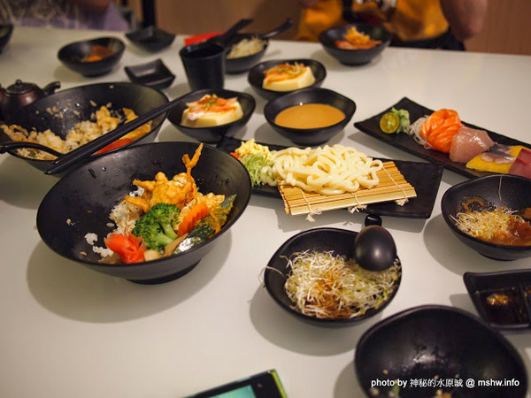 松屋丼飯專賣：【食記】台中松屋丼日式蓋飯.刺身.烏龍麵@西屯 : 隱藏主廚的新據點,水準還不錯的平價日式蓋飯