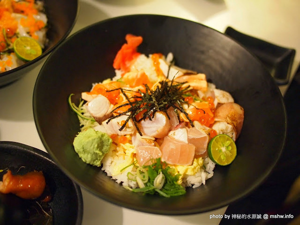 松屋丼飯專賣：【食記】台中松屋丼日式蓋飯.刺身.烏龍麵@西屯 : 隱藏主廚的新據點,水準還不錯的平價日式蓋飯