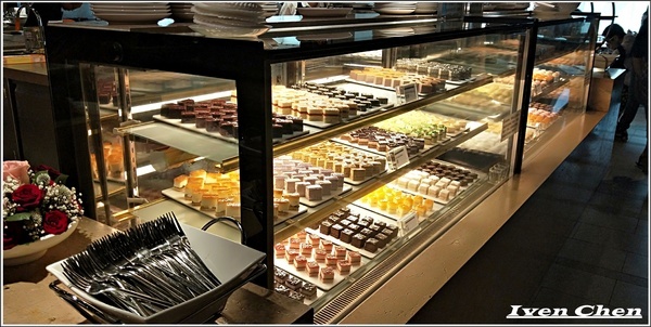 原素食府： 《捷運府中站素食》素食者的天堂\時尚場地\聚餐婚宴\健康環保\素食中的極品『原素食府』