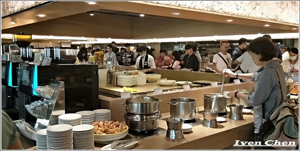 原素食府： 《捷運府中站素食》素食者的天堂\時尚場地\聚餐婚宴\健康環保\素食中的極品『原素食府』