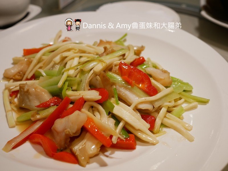 《新竹美食》新橋弄堂精緻上海料理。園區人招待客戶最愛餐廳之一︱ 營業時間。菜單分享（ 影片）