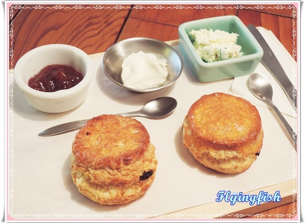 picnic野餐咖啡：✜  讓人一吃難忘滴美味鹹派＋英式司康(Scone)愜意雙重享受－「Picnic野餐咖啡」♪♫ ♩♬ ♥～…