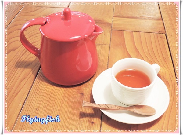 picnic野餐咖啡：✜  讓人一吃難忘滴美味鹹派＋英式司康(Scone)愜意雙重享受－「Picnic野餐咖啡」♪♫ ♩♬ ♥～…