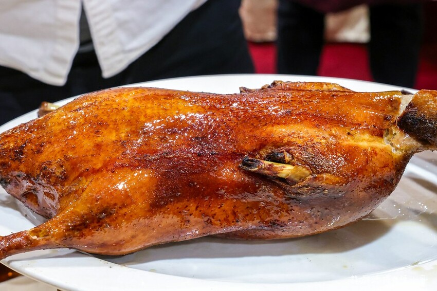 台北市中山區【台北烤鴨餐廳】‎龍都酒樓中山總店，一鴨三吃台北最好吃烤鴨