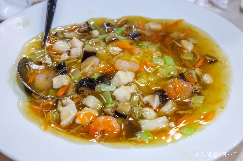 台北市中山區【台北烤鴨餐廳】‎龍都酒樓中山總店，一鴨三吃台北最好吃烤鴨