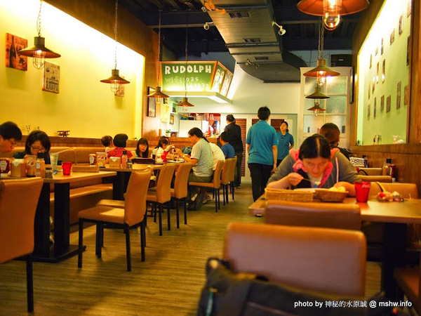 RUDOLPH魯道夫:【食記】新竹ROUDOLPH 魯道夫美式主題餐廳@竹北 : 餐點水準與價格接近的精緻排餐,喜愛美式餐廳的人不妨試試 RUDOLPH魯道夫:【食記】新竹ROUDOLPH 魯道夫美式主題餐廳@竹北 : 餐點水準與價格接近的精緻排餐,喜愛美式餐廳的人不妨試試