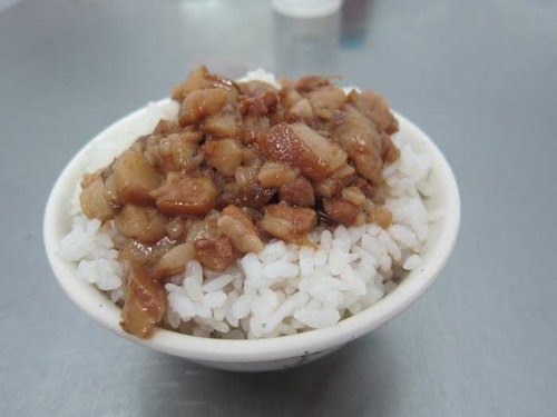 台南人的早餐 ~安平阿財牛肉湯 湯鮮味美配上肉燥飯