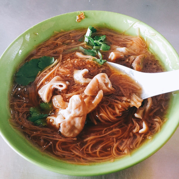 [台北士林美食]社子島第一辣 愛吃辣的人一定不能放過 美味小吃甜不辣 肉圓 麵線