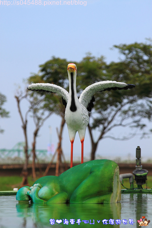 【宜蘭▍民宿】閒雲居♥坐擁冬山湖畔美景~不規則的俐落時尚外型，讓人留下深刻印象