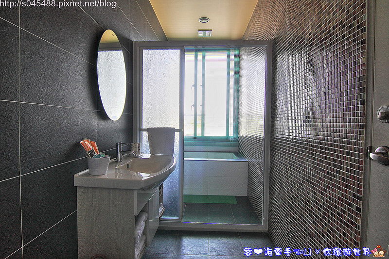 【宜蘭▍民宿】閒雲居♥坐擁冬山湖畔美景~不規則的俐落時尚外型，讓人留下深刻印象