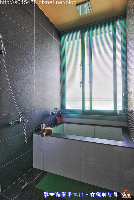 【宜蘭▍民宿】閒雲居♥坐擁冬山湖畔美景~不規則的俐落時尚外型，讓人留下深刻印象