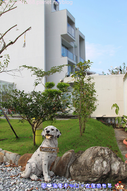 【宜蘭▍民宿】閒雲居♥坐擁冬山湖畔美景~不規則的俐落時尚外型，讓人留下深刻印象