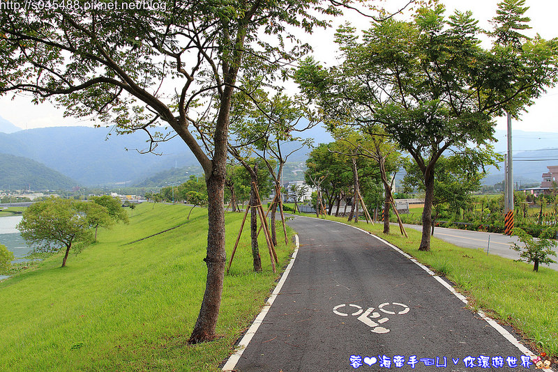 【宜蘭▍民宿】閒雲居♥坐擁冬山湖畔美景~不規則的俐落時尚外型，讓人留下深刻印象