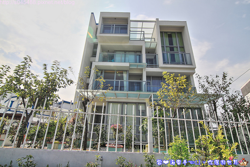 【宜蘭▍民宿】閒雲居♥坐擁冬山湖畔美景~不規則的俐落時尚外型，讓人留下深刻印象