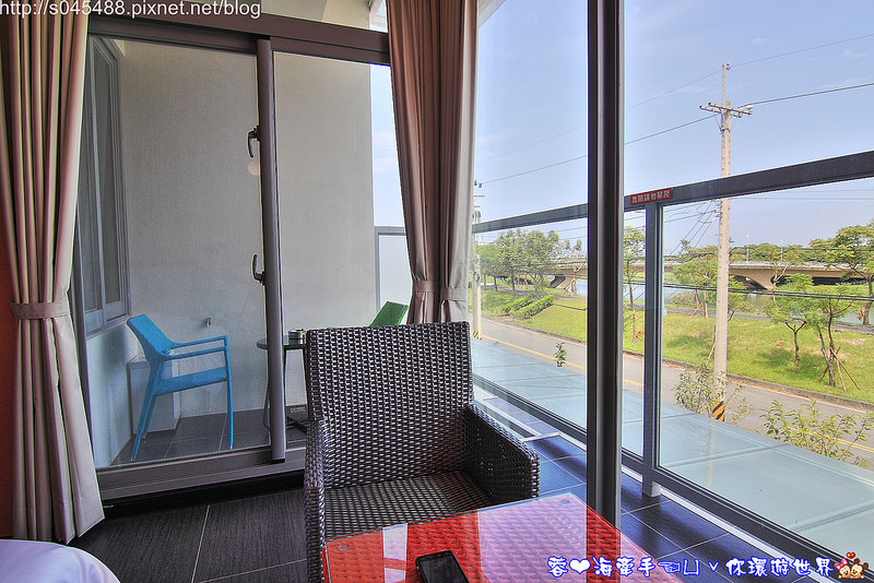 【宜蘭▍民宿】閒雲居♥坐擁冬山湖畔美景~不規則的俐落時尚外型，讓人留下深刻印象