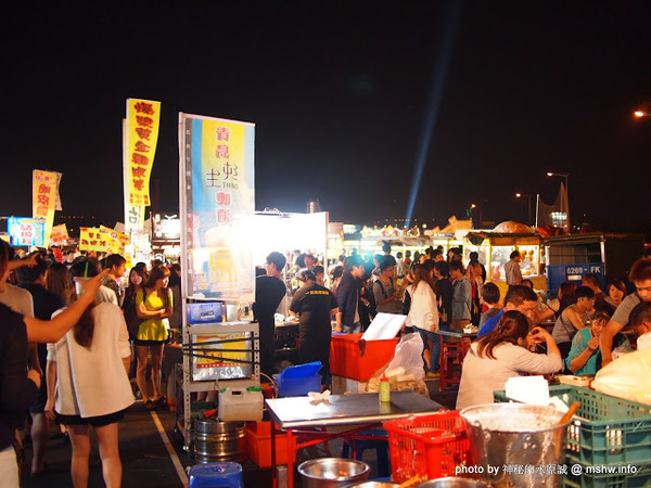 大台中龍富觀光夜市：【景點】台中龍富觀光夜市@南屯 : 三強鼎立？大台中的宵夜好夥伴! 動線尚可但攤位沒有號稱的多