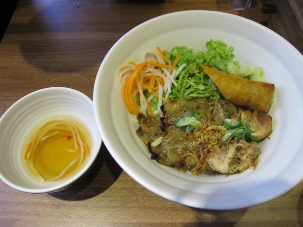 Brookhurst Seafood Bar布魯克海鮮吧:布魯克加州式越南餐廳