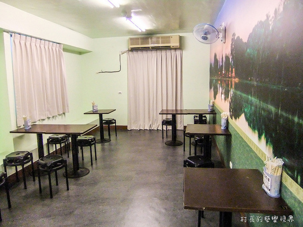 東泰鮮泰式椒麻雞飯：【食記】｛高雄。苓雅區｝高雄捷運。三多站的東泰鮮泰式便當出外人的飽食便當